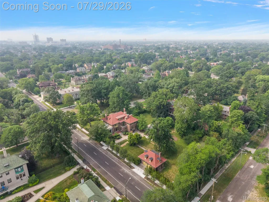 610 W Boston Boulevard Detroit City MI 48202