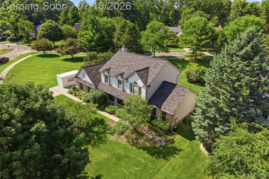 4110 Castlewood Drive Wixom City MI 48393