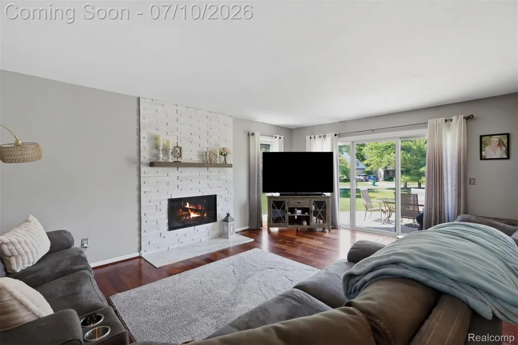 4110 Castlewood Drive Wixom City MI 48393