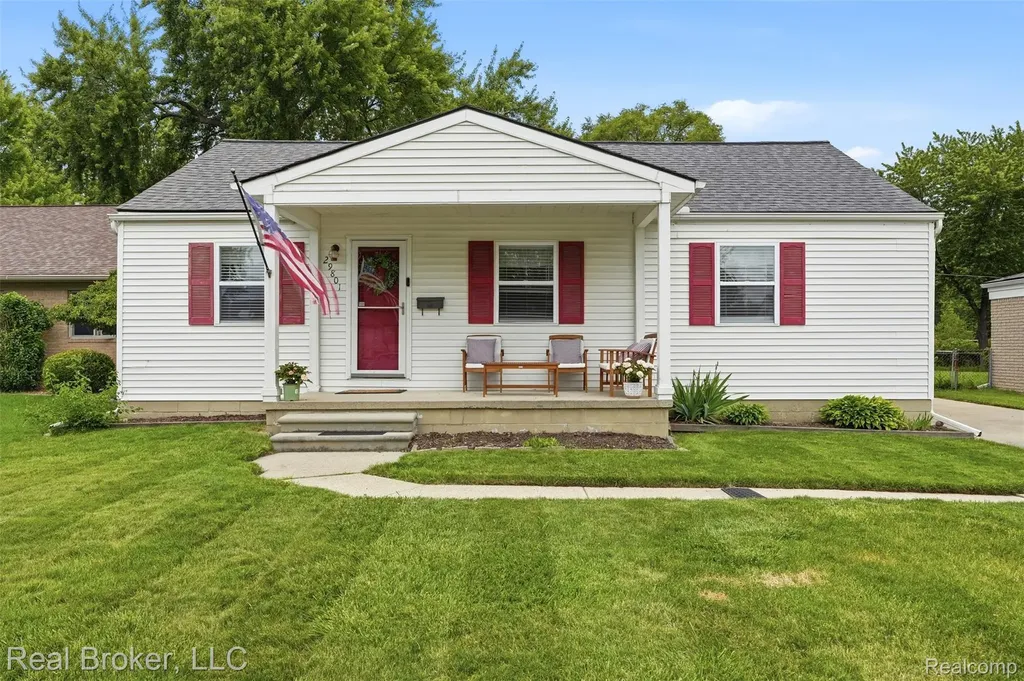 29801 Gloria Street St. Clair Shores City MI 48082