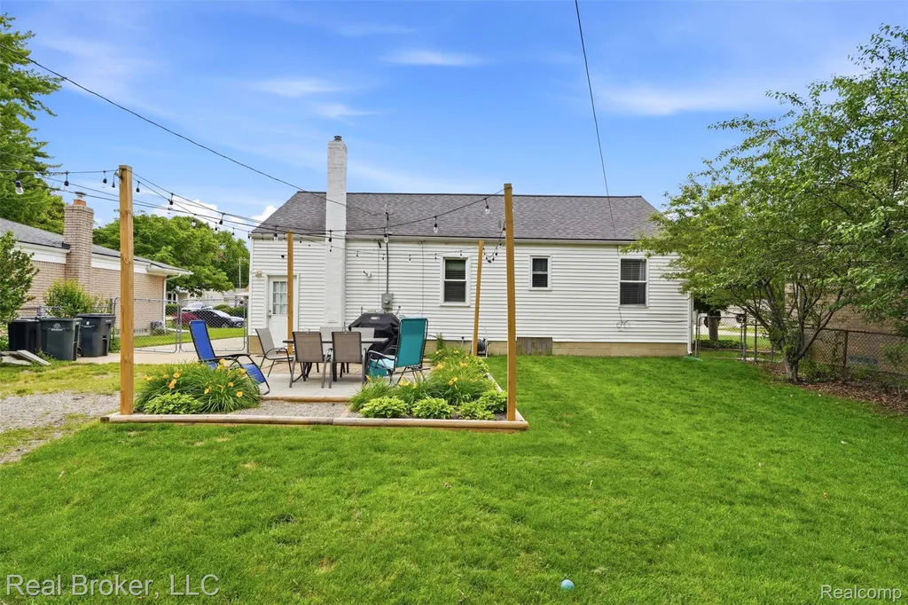 29801 Gloria Street St. Clair Shores City MI 48082
