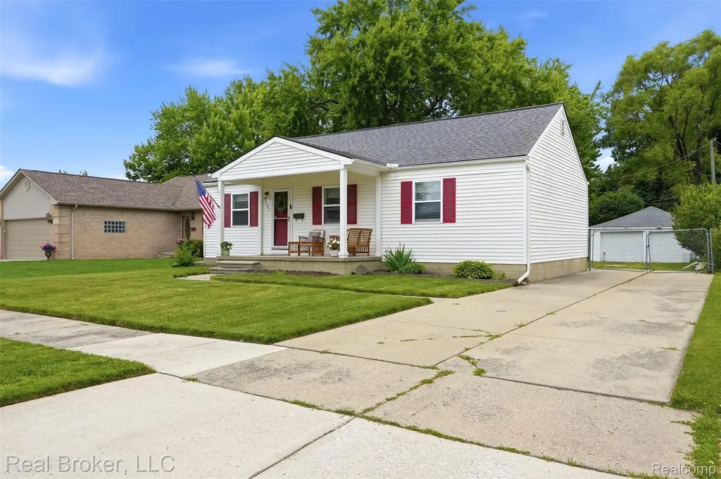 29801 Gloria Street St. Clair Shores City MI 48082