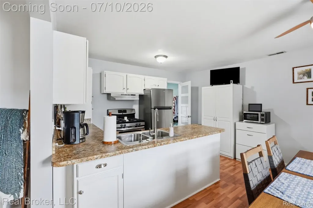 29801 Gloria Street St. Clair Shores City MI 48082