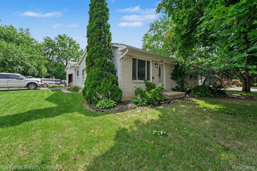 4771 Hatchery Road Waterford Charter Township MI 48329