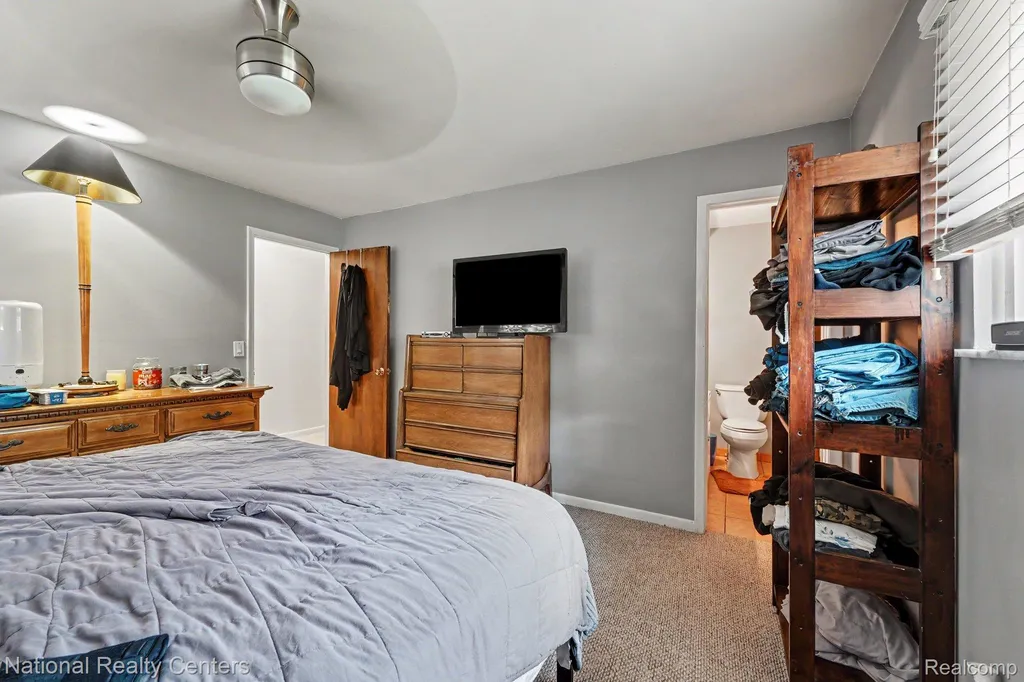 4771 Hatchery Road Waterford Charter Township MI 48329