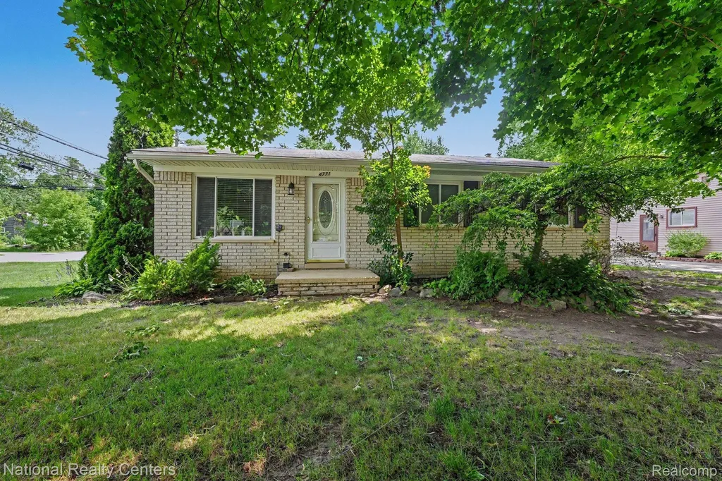 4771 Hatchery Road Waterford Charter Township MI 48329