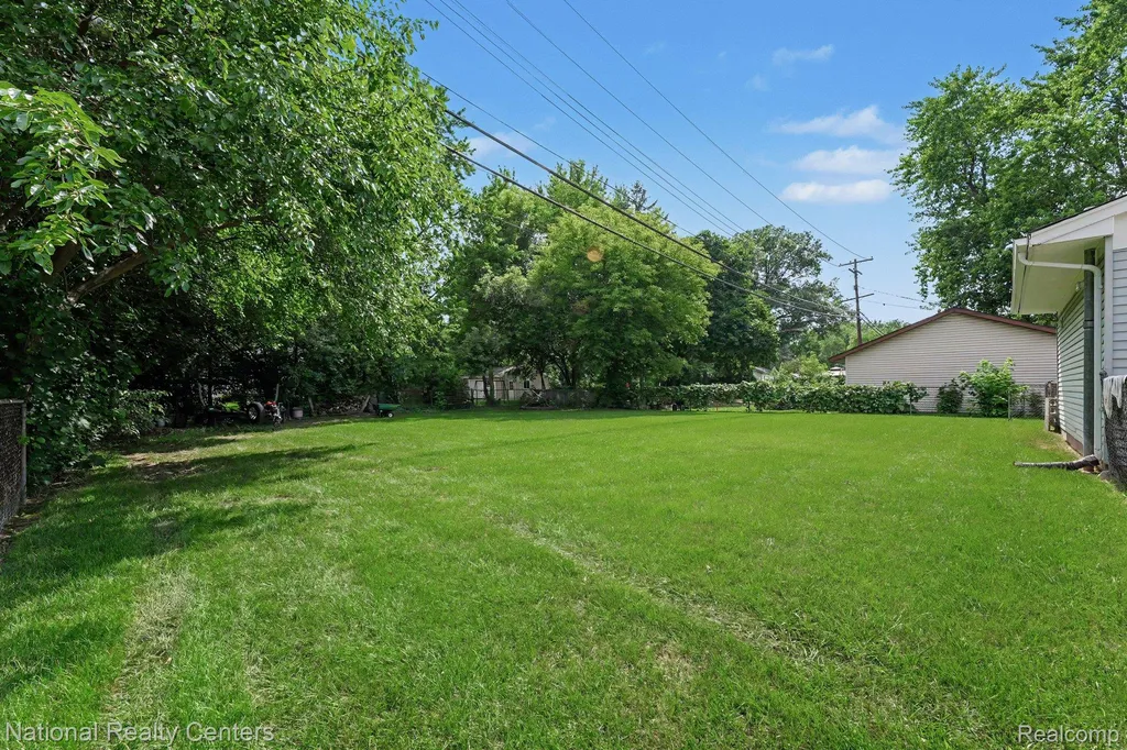 4771 Hatchery Road Waterford Charter Township MI 48329