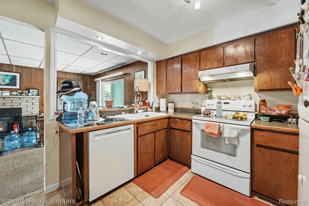 4771 Hatchery Road Waterford Charter Township MI 48329