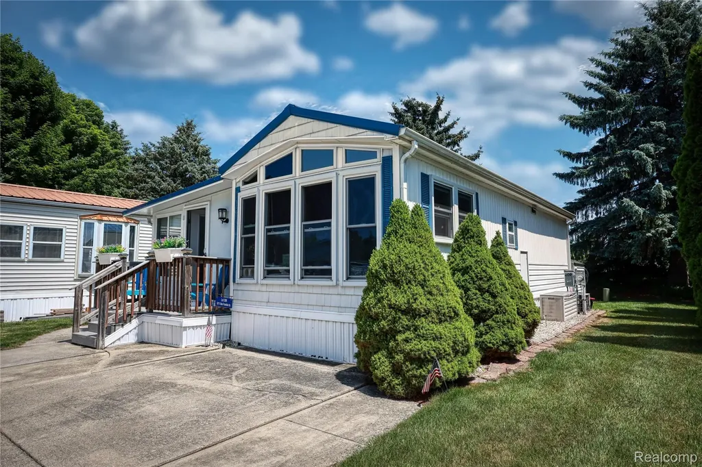 5211 Ben Franklin Drive Lexington Village MI 48450
