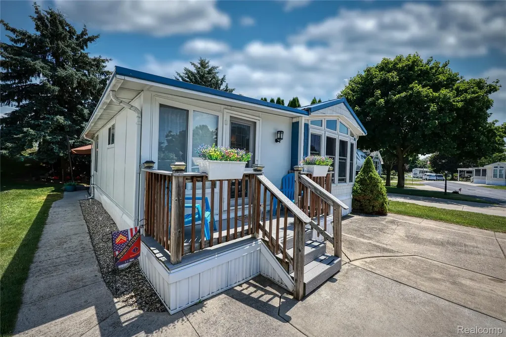 5211 Ben Franklin Drive Lexington Village MI 48450