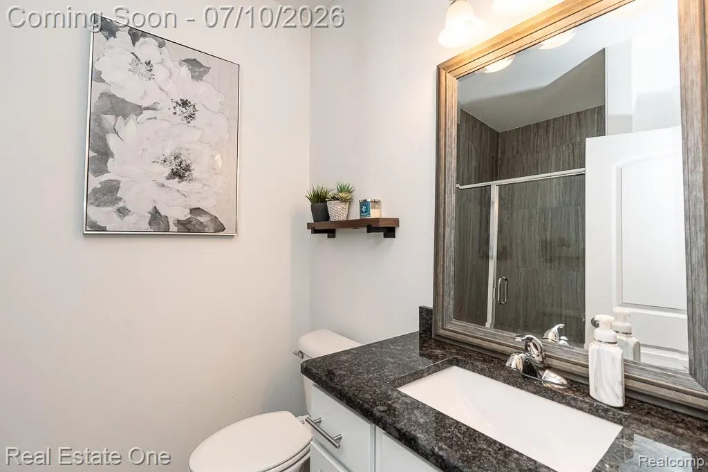 1011 Hampshire Court Rochester Hills City MI 48307