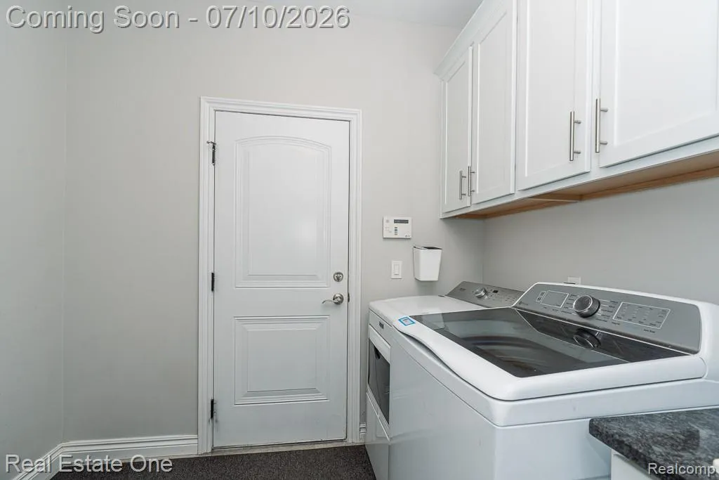 1011 Hampshire Court Rochester Hills City MI 48307