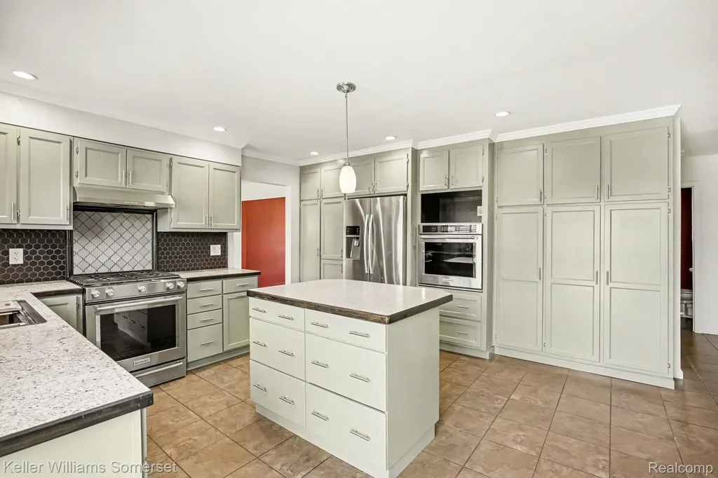 4023 Anthony Drive Sterling Heights City MI 48310