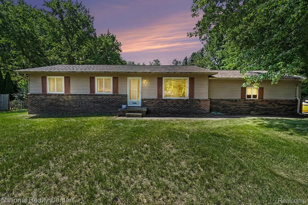 1800 Kingston Drive Putnam Township MI 48169