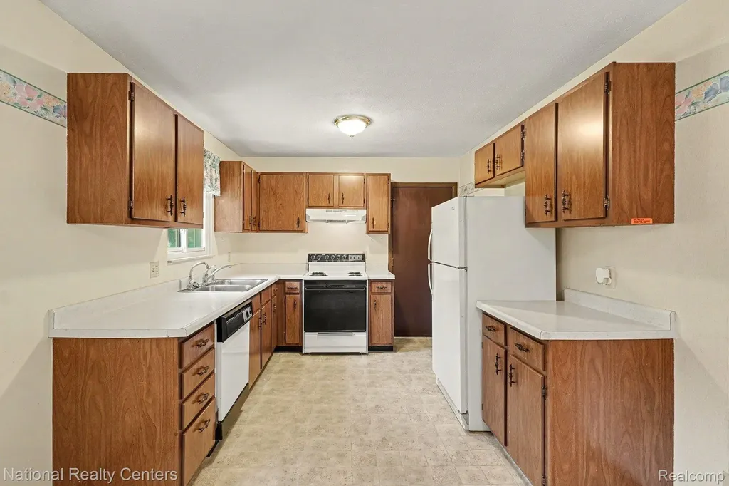1800 Kingston Drive Putnam Township MI 48169