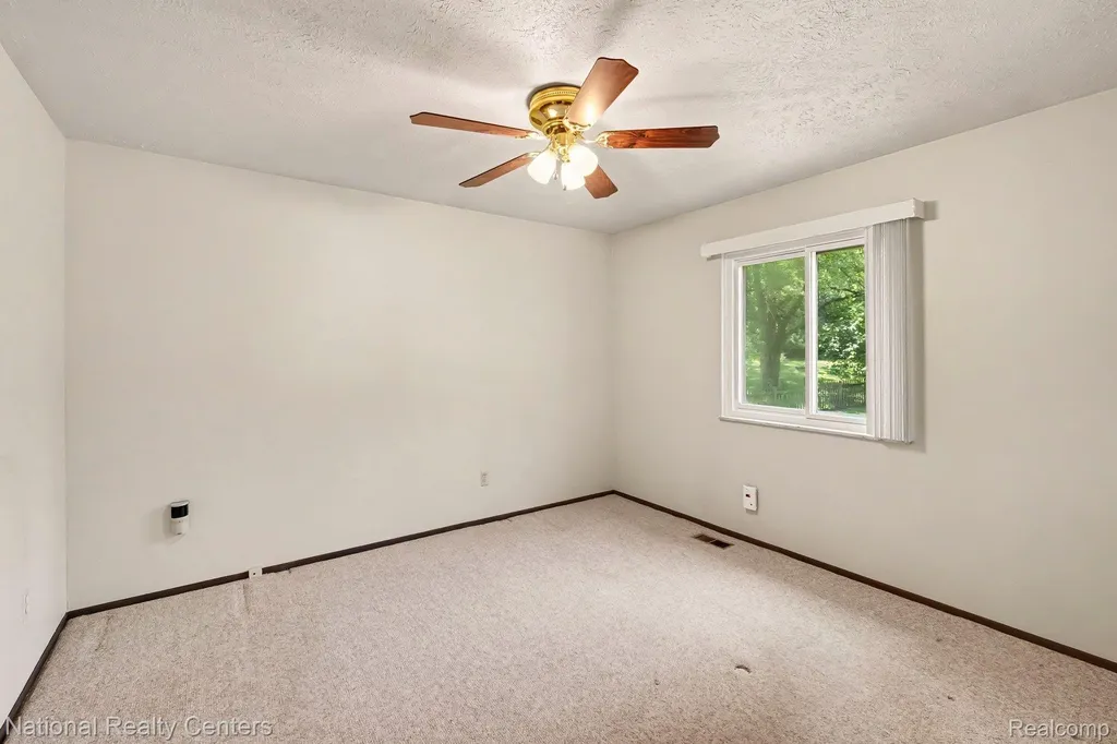 1800 Kingston Drive Putnam Township MI 48169