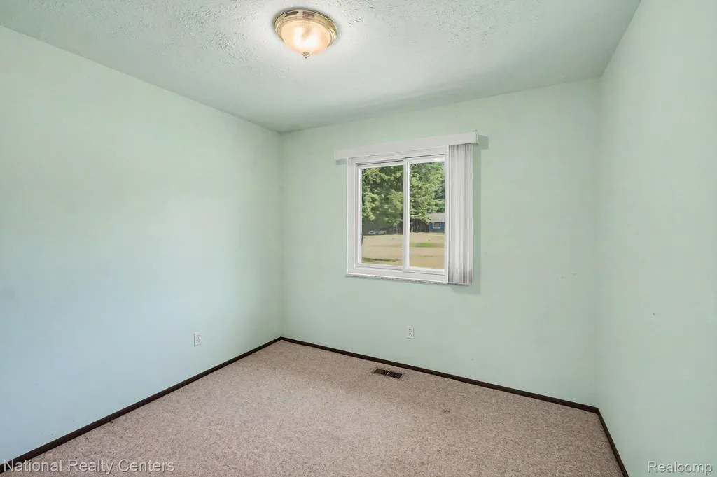 1800 Kingston Drive Putnam Township MI 48169