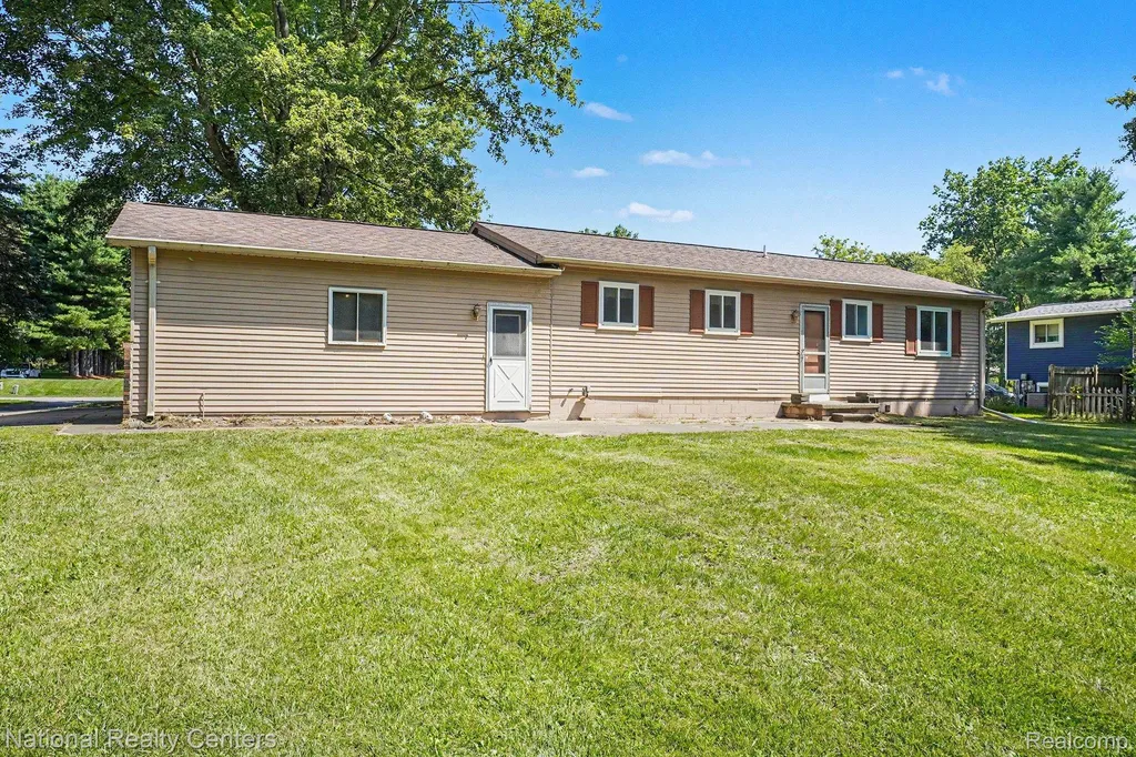 1800 Kingston Drive Putnam Township MI 48169