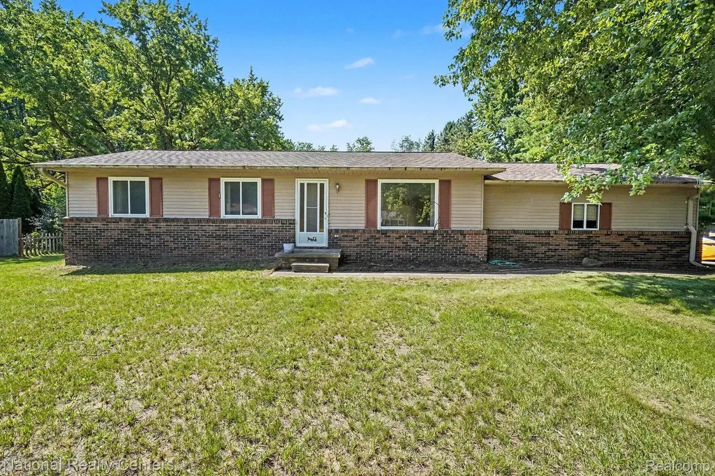 1800 Kingston Drive Putnam Township MI 48169