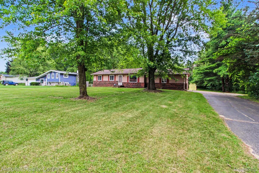 1800 Kingston Drive Putnam Township MI 48169