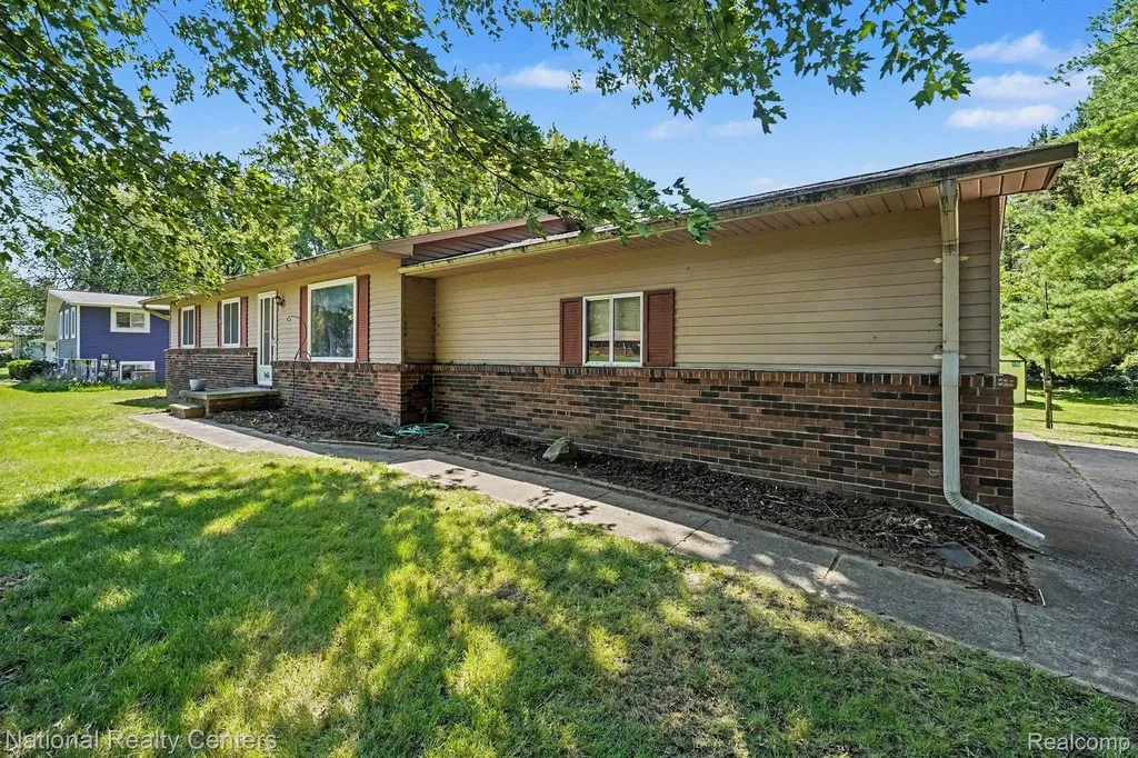 1800 Kingston Drive Putnam Township MI 48169