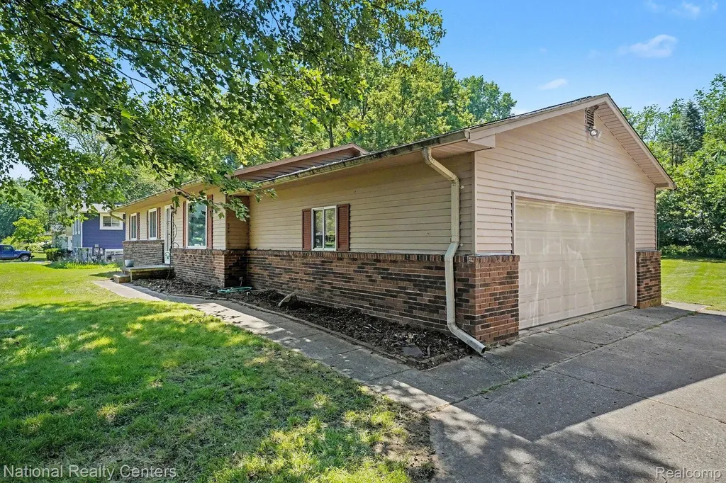 1800 Kingston Drive Putnam Township MI 48169