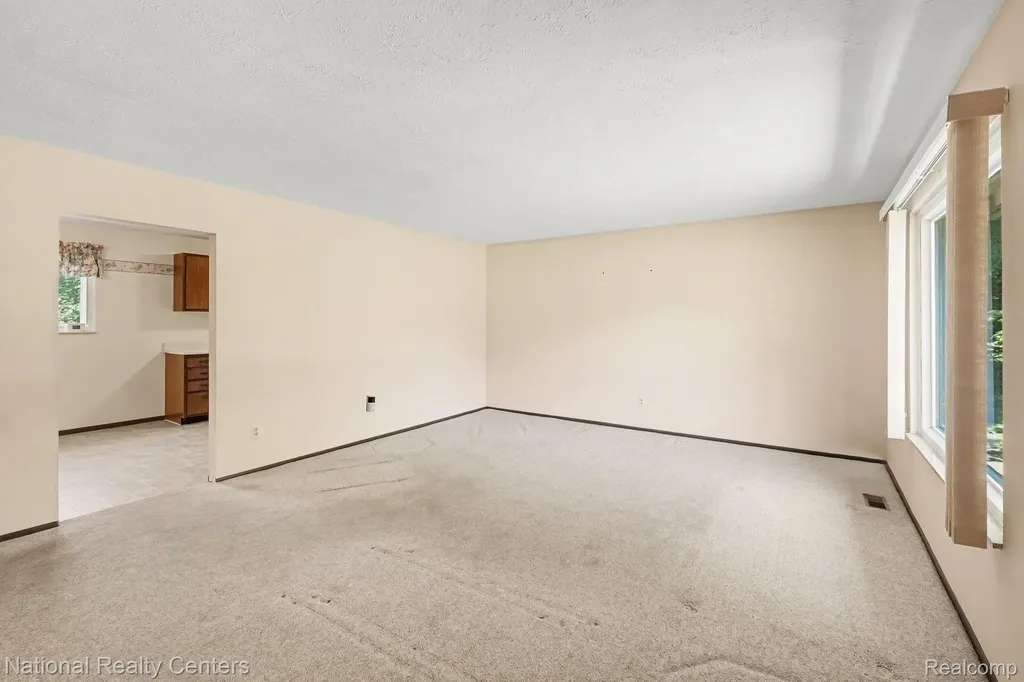 1800 Kingston Drive Putnam Township MI 48169