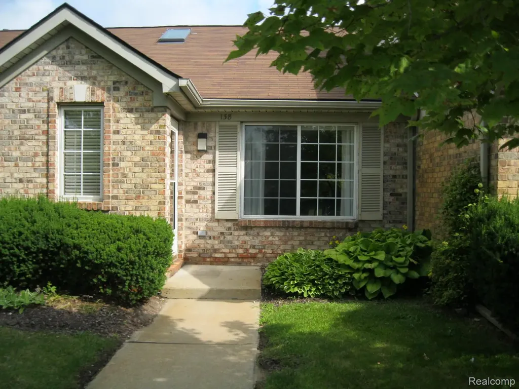 138 Countryside Lane Highland Charter Township MI 48357