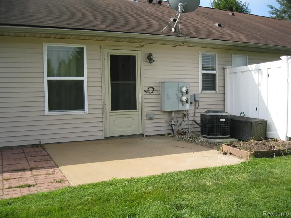 138 Countryside Lane Highland Charter Township MI 48357