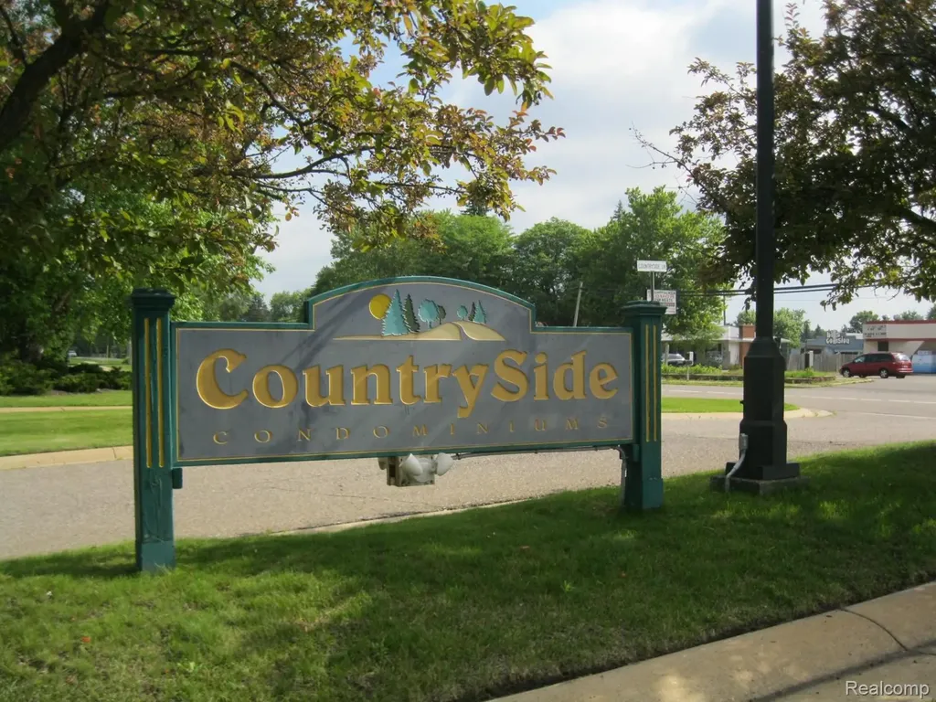 138 Countryside Lane Highland Charter Township MI 48357