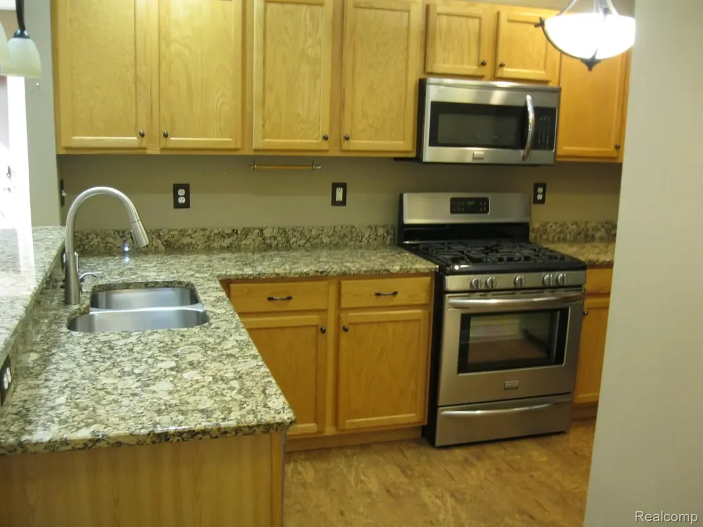 138 Countryside Lane Highland Charter Township MI 48357