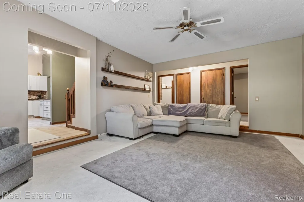 310 S Van Road Groveland Township MI 48442