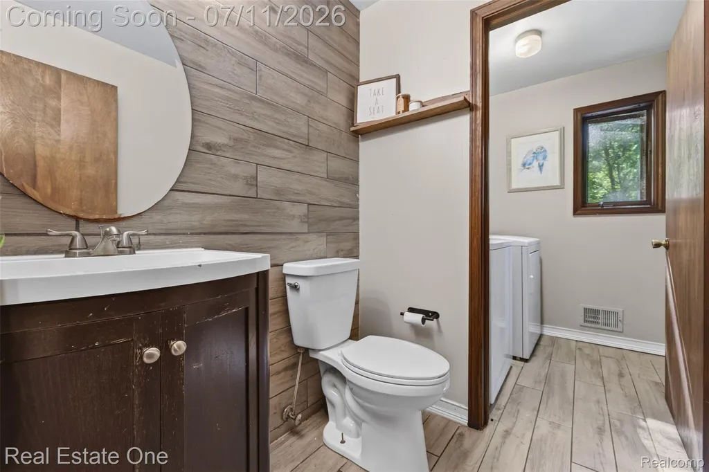 310 S Van Road Groveland Township MI 48442