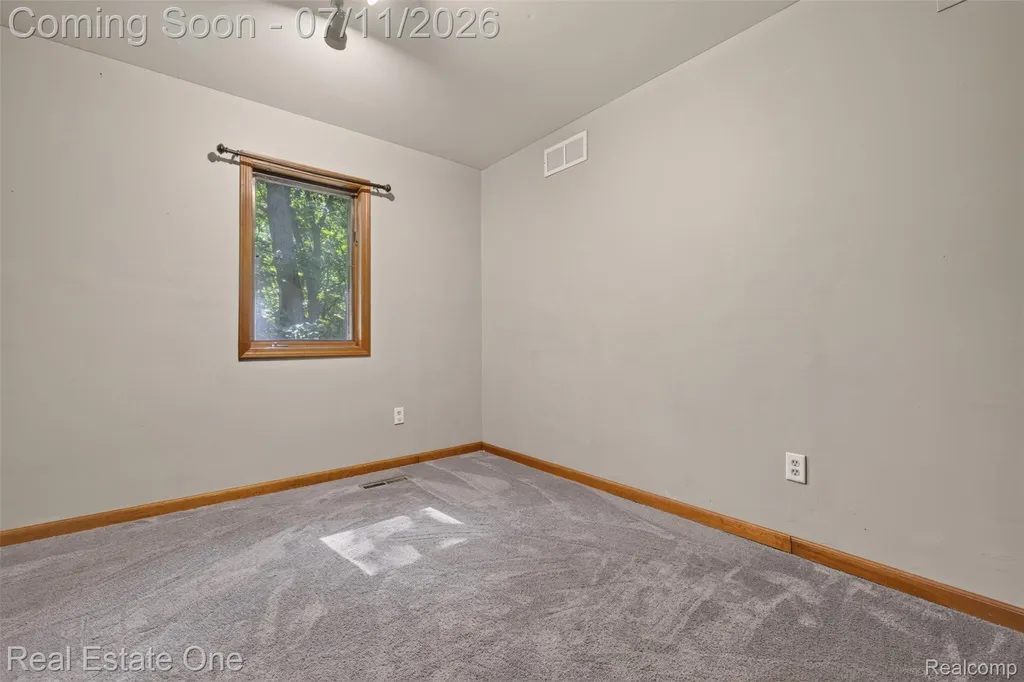 310 S Van Road Groveland Township MI 48442