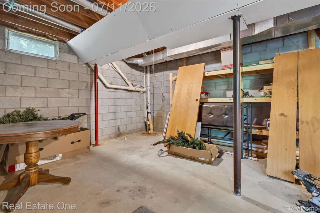 310 S Van Road Groveland Township MI 48442