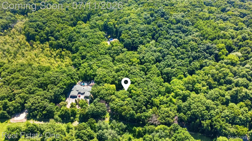 310 S Van Road Groveland Township MI 48442