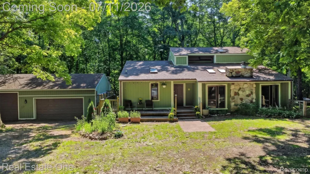 310 S Van Road Groveland Township MI 48442