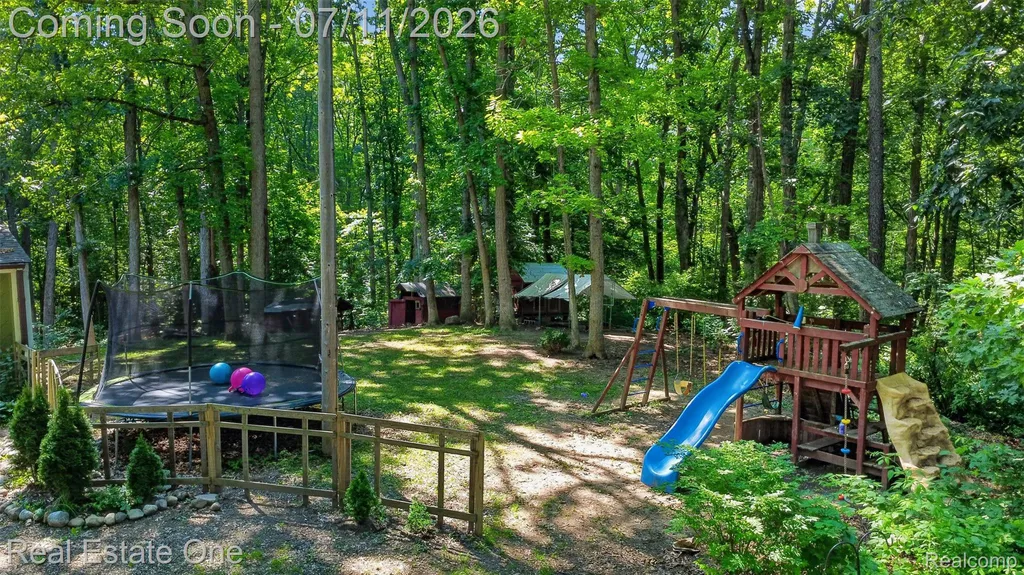 310 S Van Road Groveland Township MI 48442