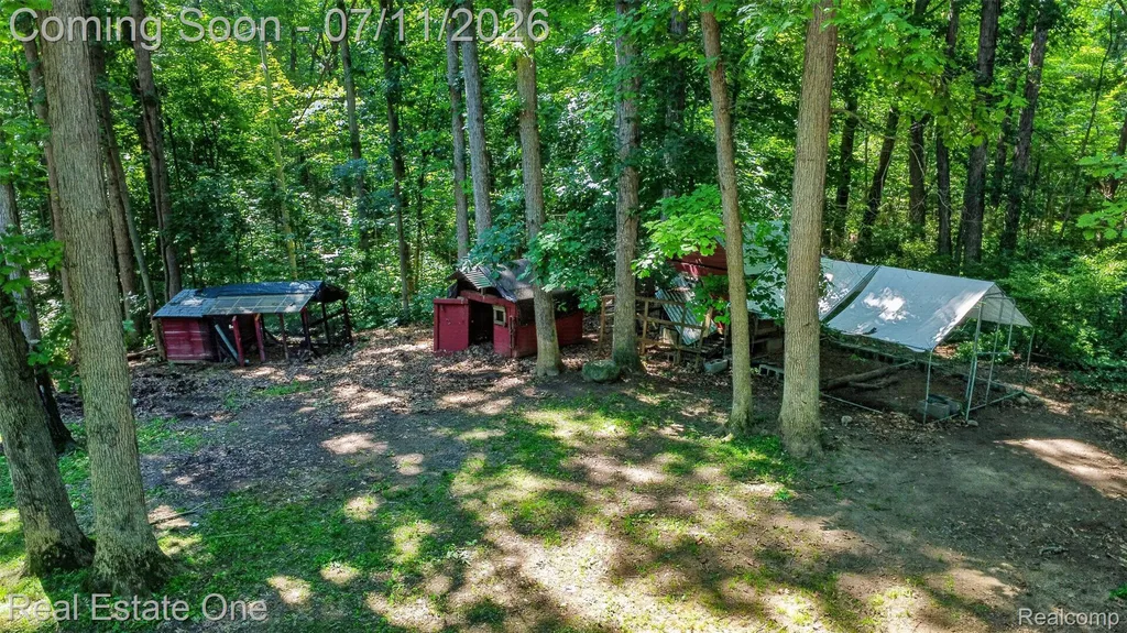 310 S Van Road Groveland Township MI 48442