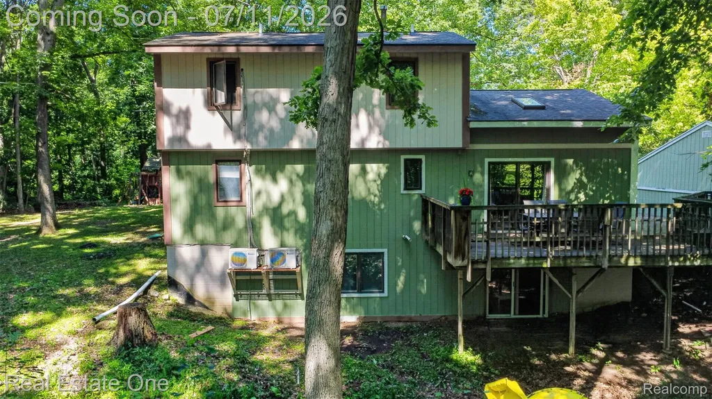 310 S Van Road Groveland Township MI 48442