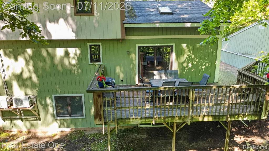310 S Van Road Groveland Township MI 48442