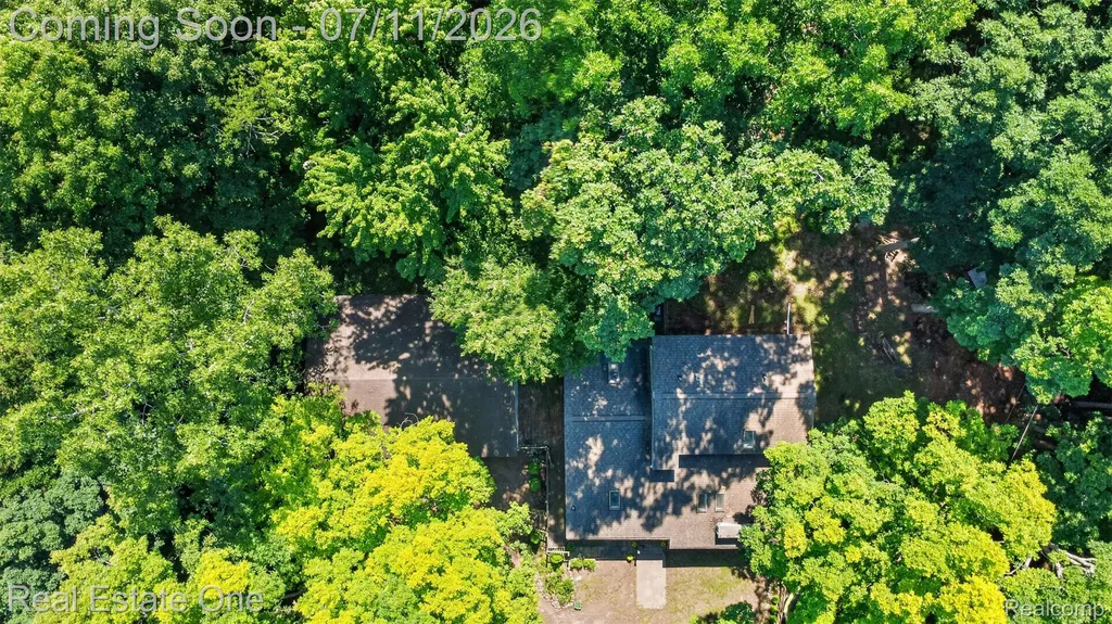 310 S Van Road Groveland Township MI 48442