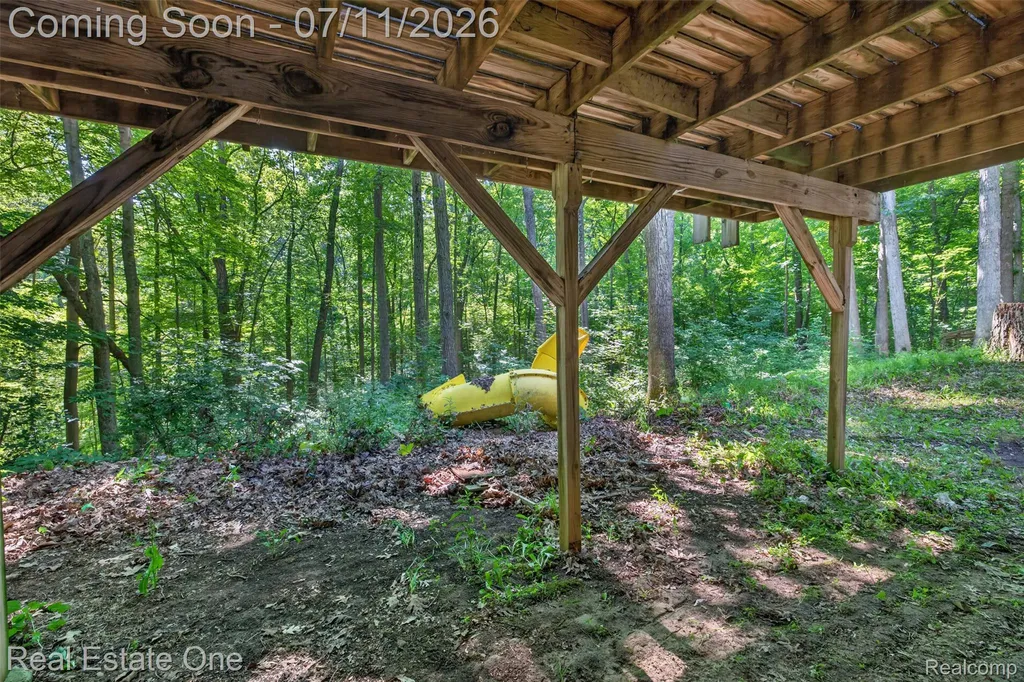 310 S Van Road Groveland Township MI 48442