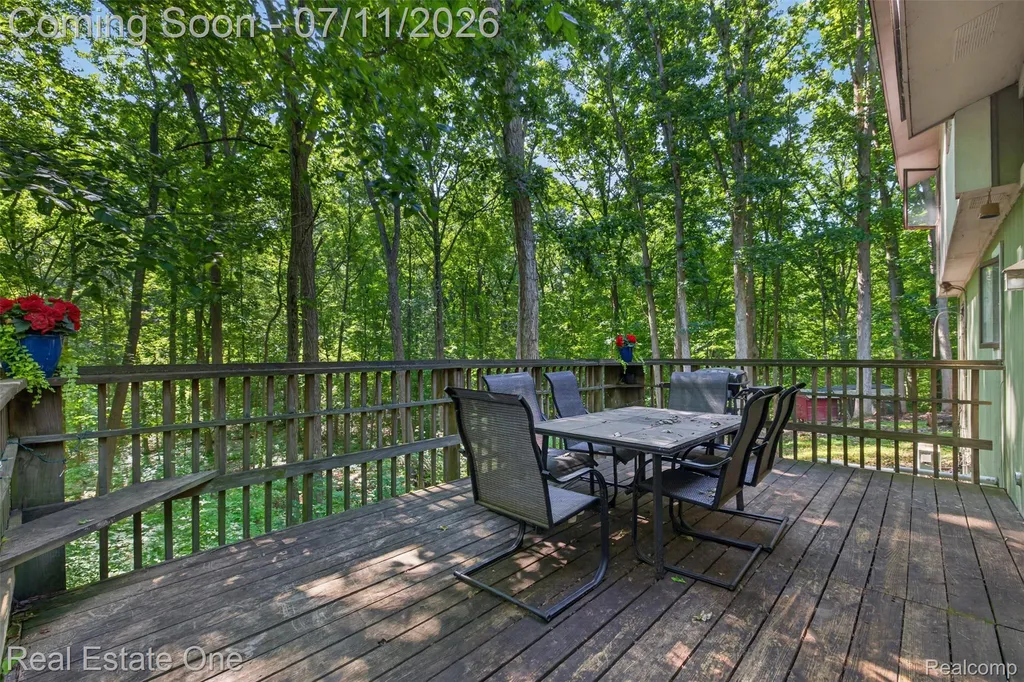 310 S Van Road Groveland Township MI 48442
