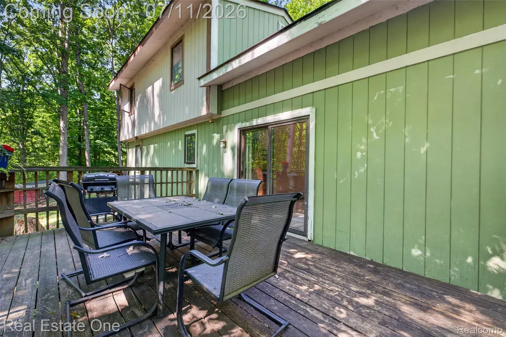 310 S Van Road Groveland Township MI 48442
