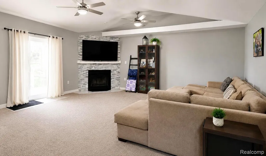 4512 Treadwell Street Wayne City MI 48184
