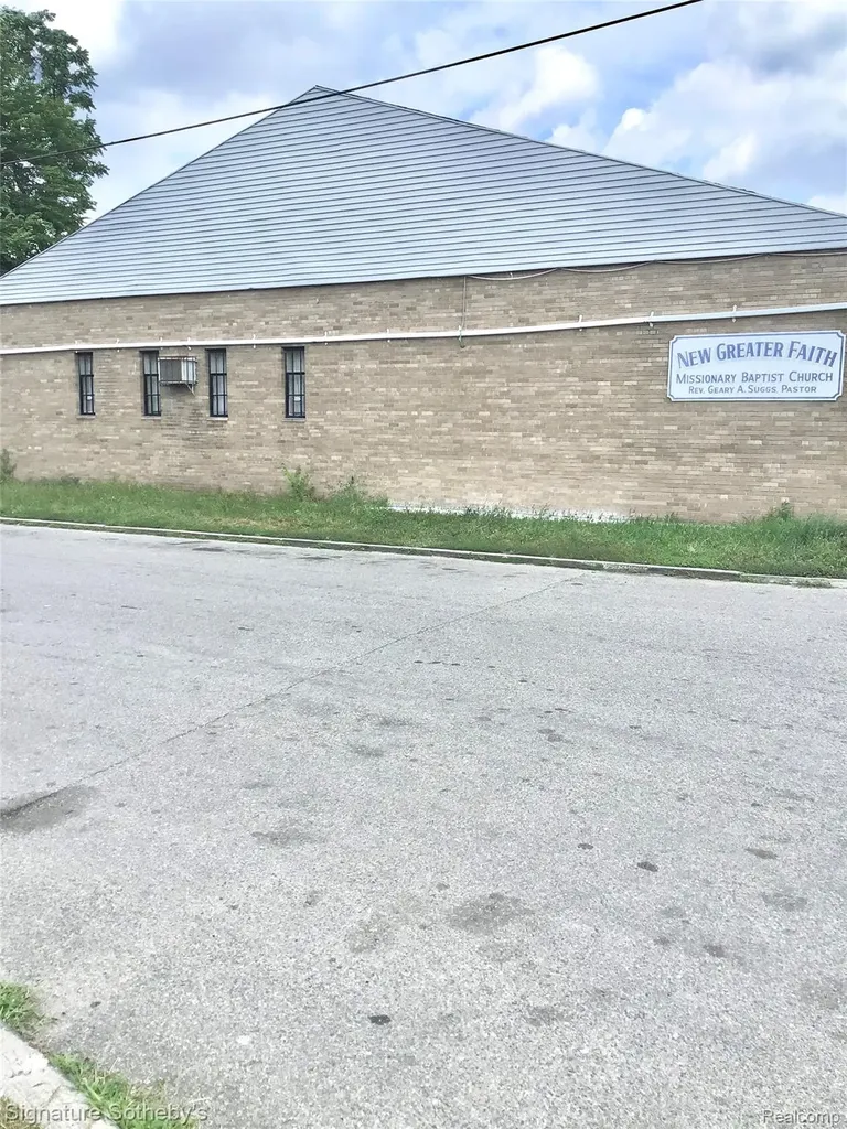 15801 Schaefer Highway Detroit City MI 48235