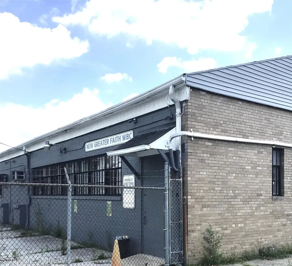15801 Schaefer Highway Detroit City MI 48235