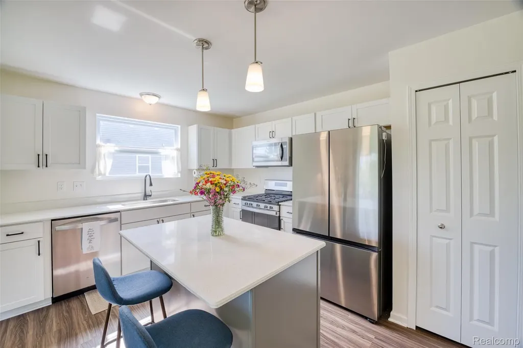 10125 Swan Lake Circle Ypsilanti Charter Township MI 48197