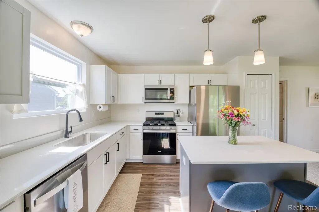 10125 Swan Lake Circle Ypsilanti Charter Township MI 48197